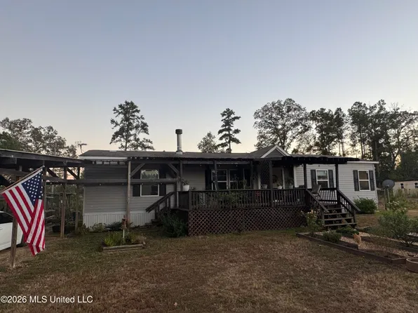 1015 Saint Anne Rd, Carthage, MS 39051