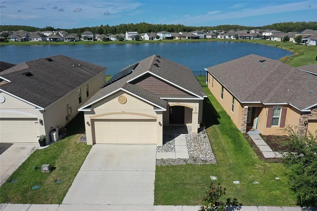 3 bed, 2.0 bath, 1303 sqft, $2,150 — Photo 2