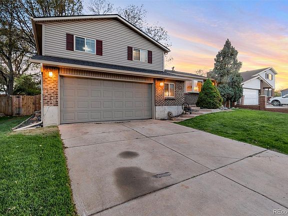 3rd image of 8822 W Arbor Avenue