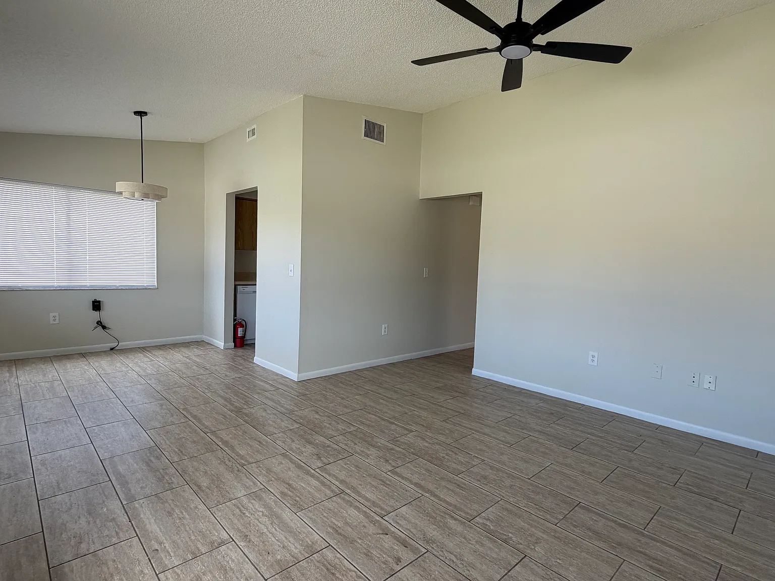 2 bed, 1312 sqft, $1,425 — Photo 2