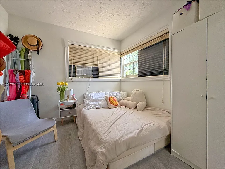 3123 SW 25th Ter #FRONT — Photo 10