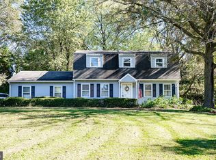 1198 Foxview Rd, Pottstown, PA 19465