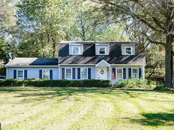 1198 Foxview Rd, Pottstown, PA 19465