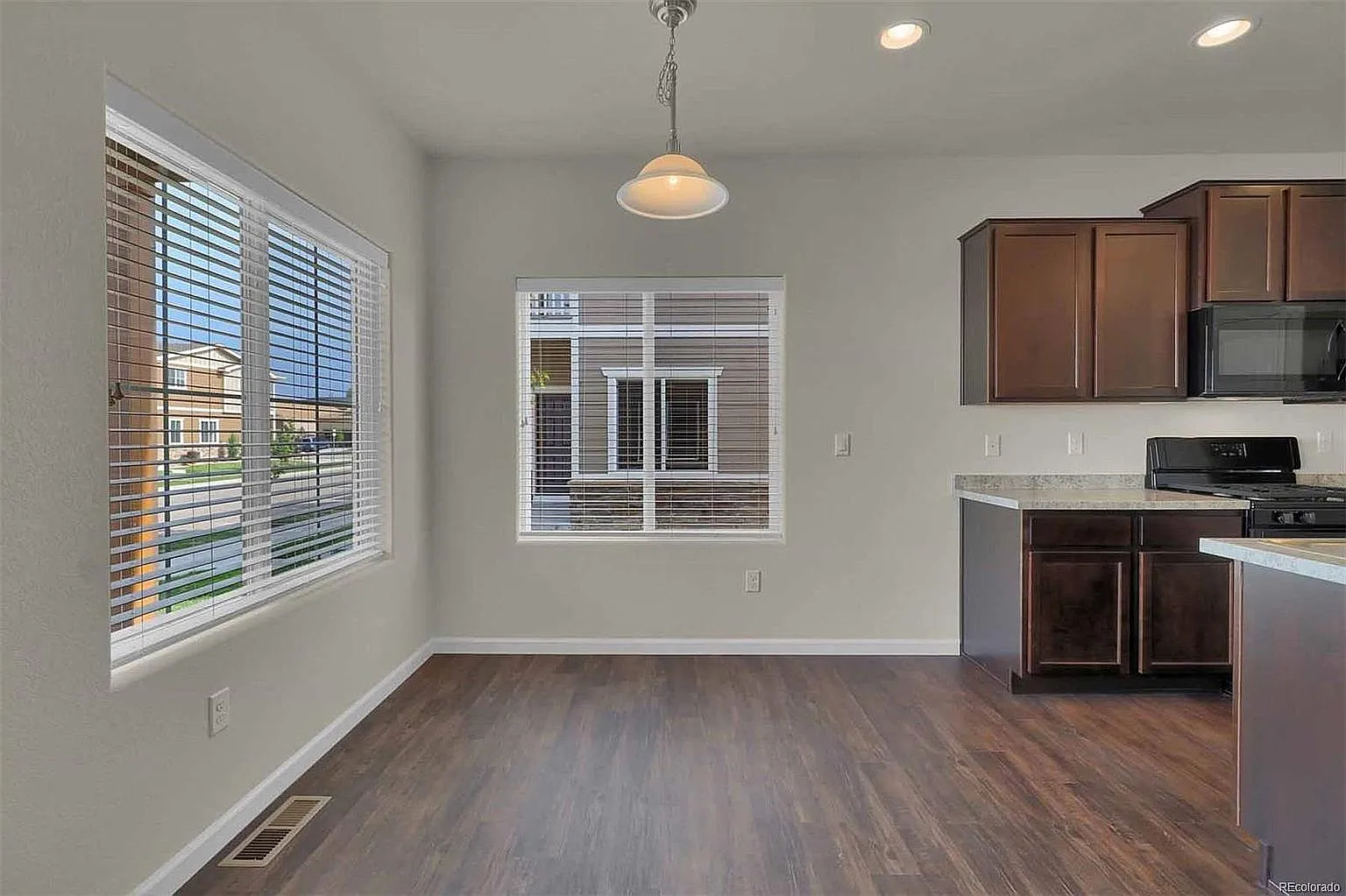 3 bed, 2.5 bath, 1685 sqft, $2,450 — Photo 4