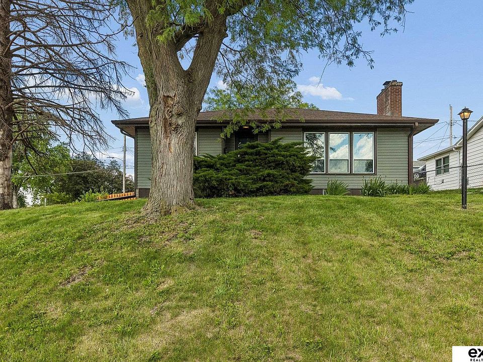1st image of 4001 S 39th St