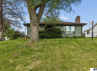 4001 S 39th St, Omaha, NE 68107
