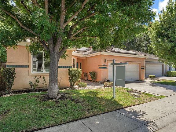 4th image of 3016 Carousel Cir