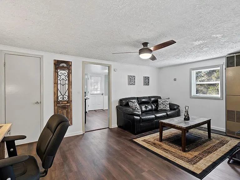 40 Collins Village Cir — Photo 1