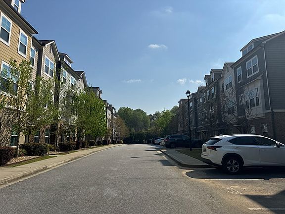 5th image of 2162 Colvin Ct NW
