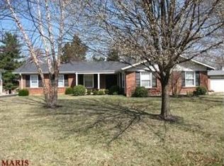 271 White Tree Ln, Ballwin, MO