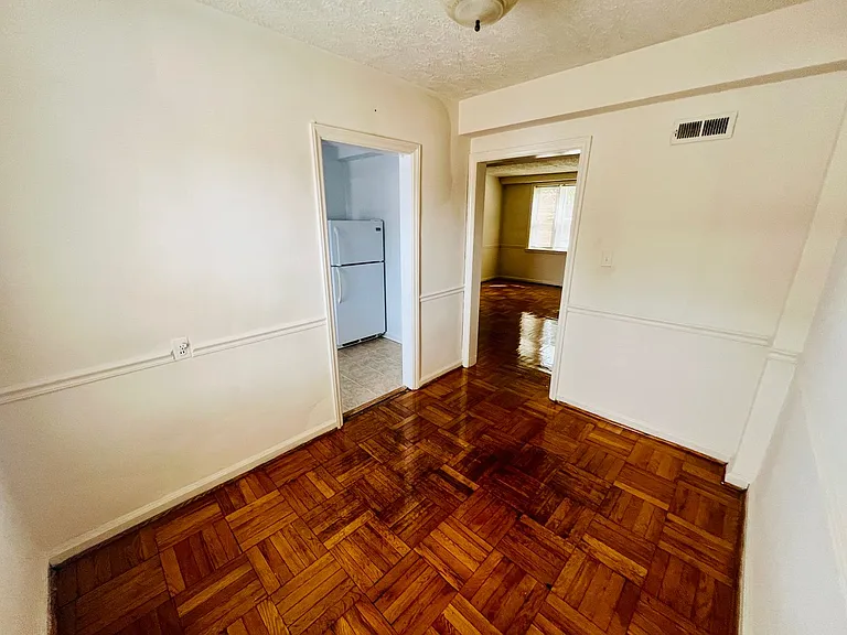 2702 Kensington Avenue — Photo 30
