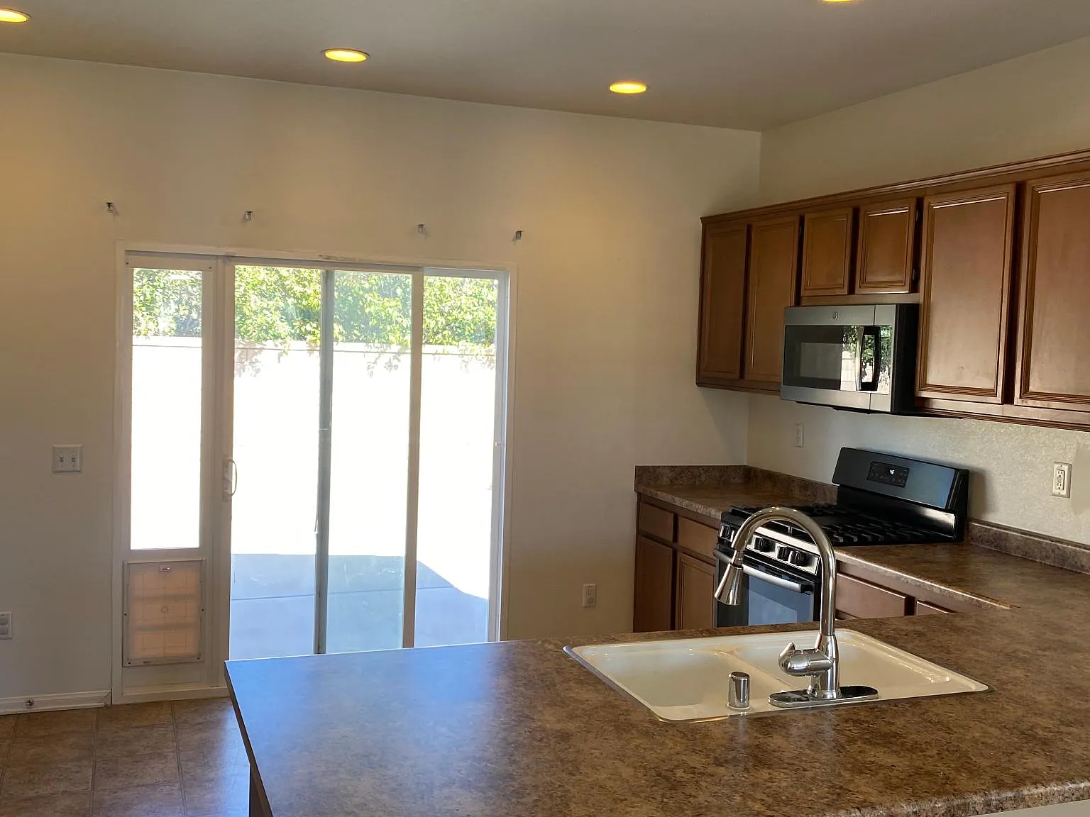 1330 Gordon Ct — Photo 4