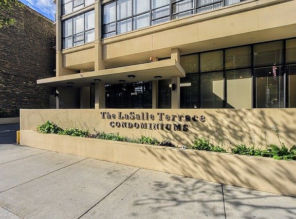 3rd image of 1540 N La Salle St #1602