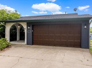 14494 Upper Guthrie Ct, Apple Valley, MN 55124