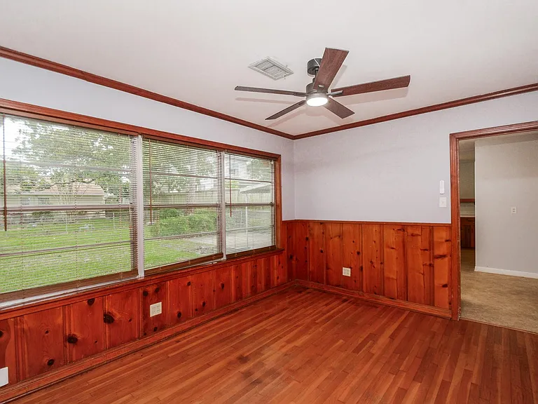 5227 Maple St — Photo 8