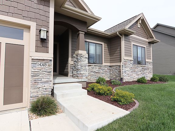 2nd image of 14305 Oakwood Dr
