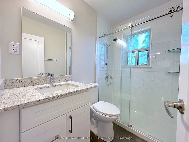135 Allan St #504 — Photo 13