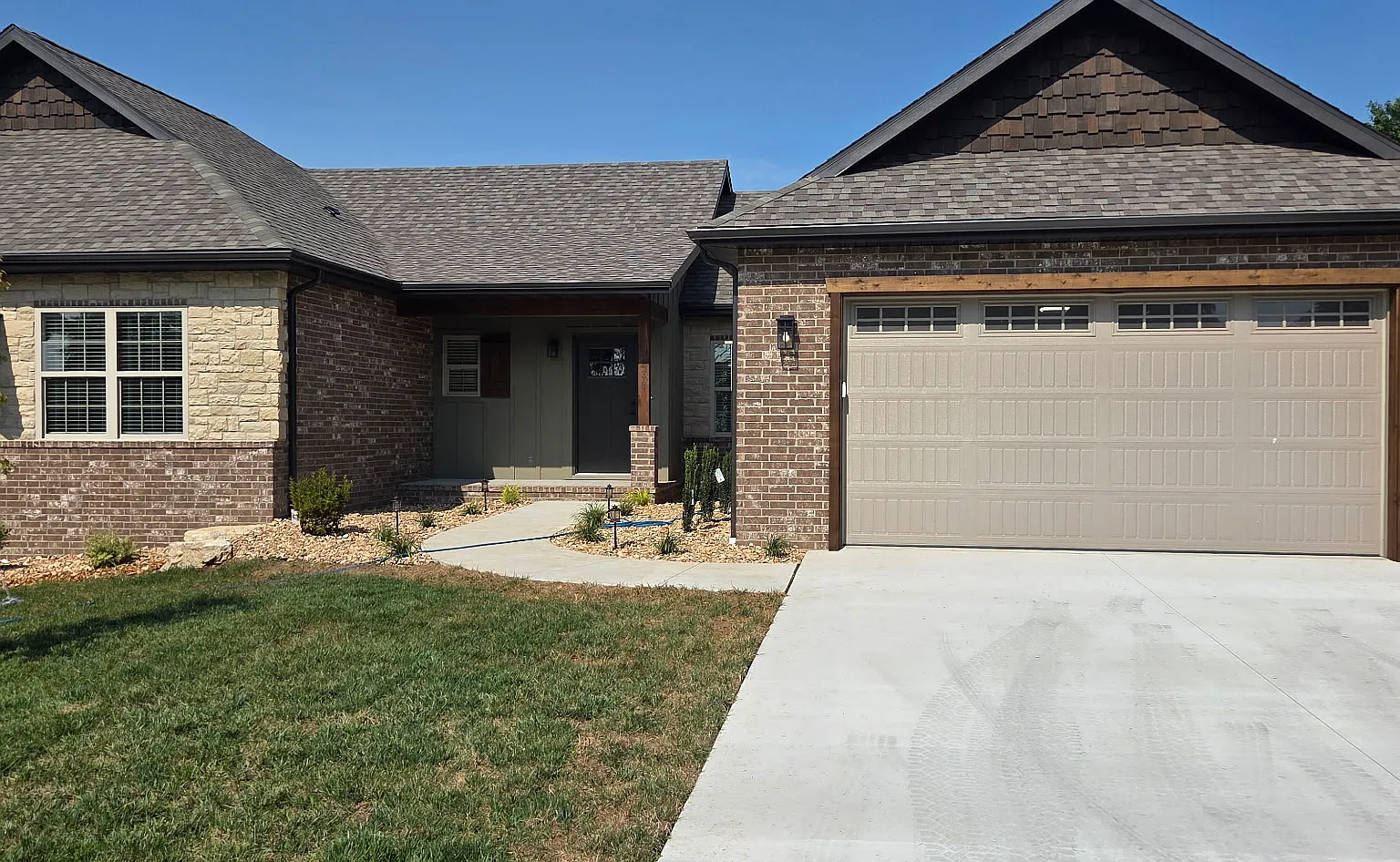 2 bed, 1334 sqft, $1,800 — Photo 1