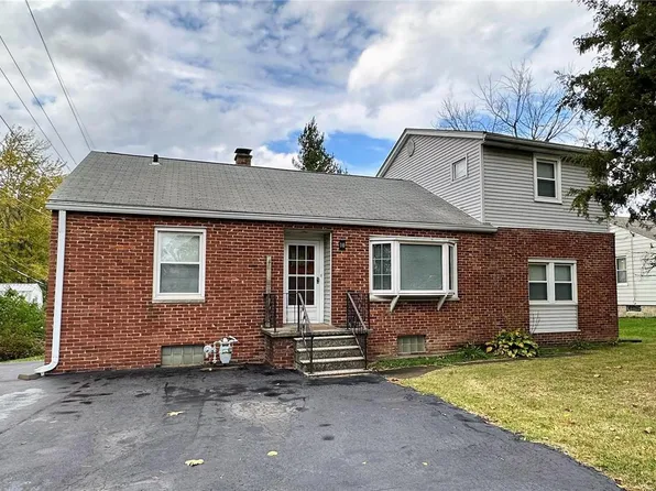 10 Catherine Dr, Fairview Heights, IL 62208