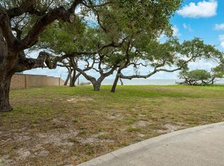 2 Royal Oaks Trl, Fulton, TX 78358