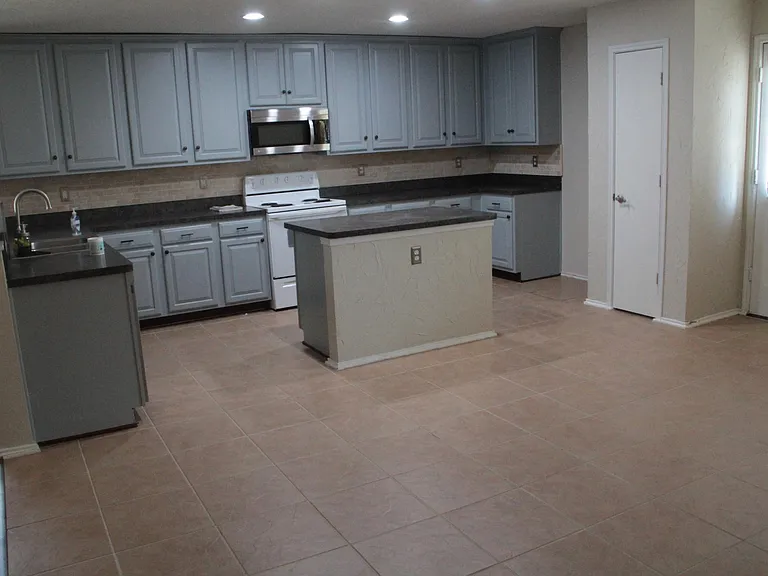 2059 La Salle Trl — Photo 10