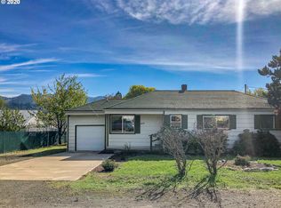 854 W 2nd Ave, Sutherlin, OR 97479