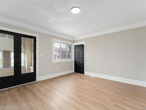 5th image of 2254 Taylor St