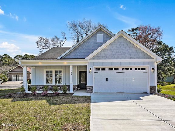3rd image of 1589 Windsong Drive SW