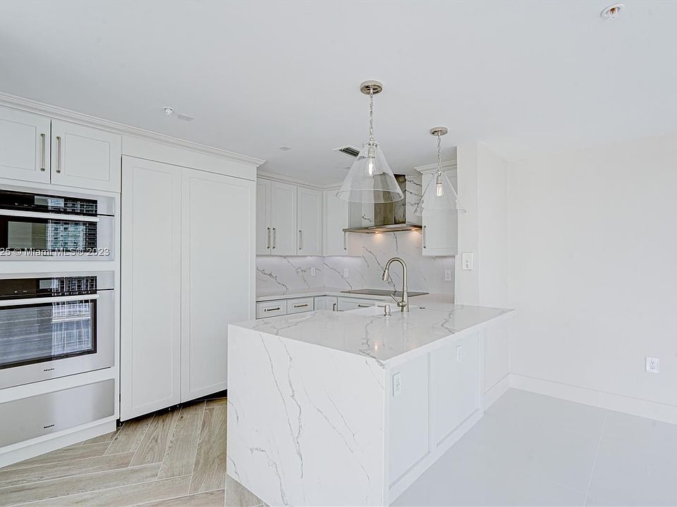 1st image of 275 NE 18th St Penthouse 7