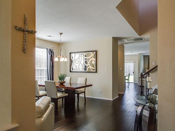5th image of 9133 Liberty Crossing Dr