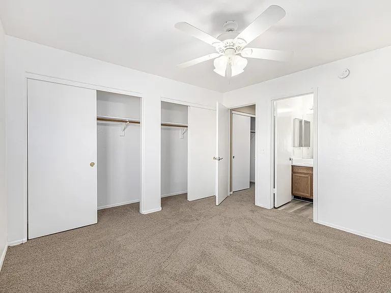 878 E Graham Ln — Photo 16
