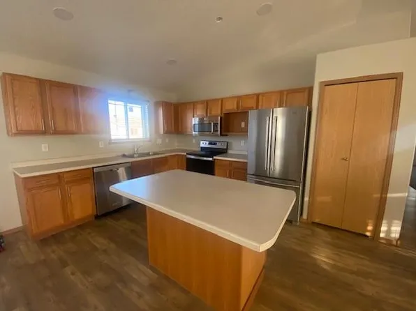 2279 60th Ave S, Fargo, ND 58104