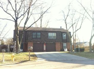 331 Walnut Cir, Bolingbrook, IL 60440