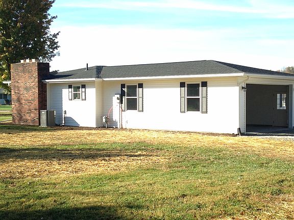 3rd image of 689 NW Choctaw Trl