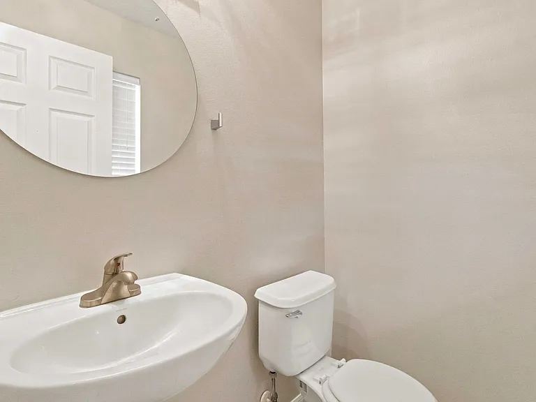 2947 Royal Tuscan Ln — Photo 17