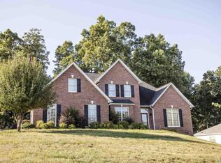 1587 Brookstone Dr, Hickory, NC 28602