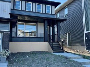 39 E Agate Rd, Cochrane, AB T4C3B9