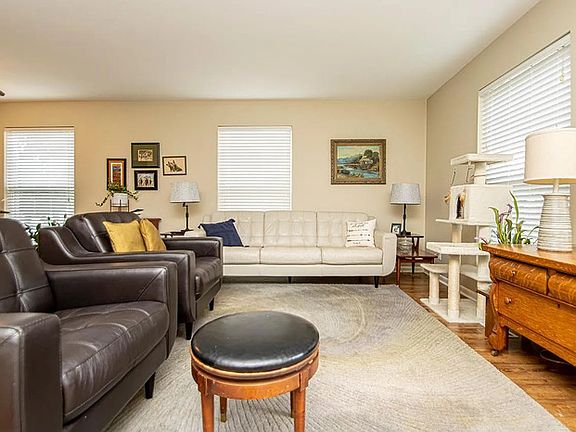 3rd image of 3801 Hill Rd APT 5