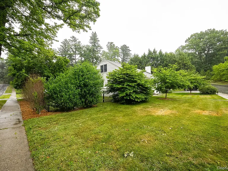 46 Barnard Ave — Photo 40
