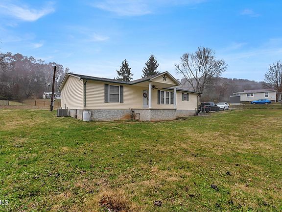 3rd image of 309 Sammons Pvt Dr