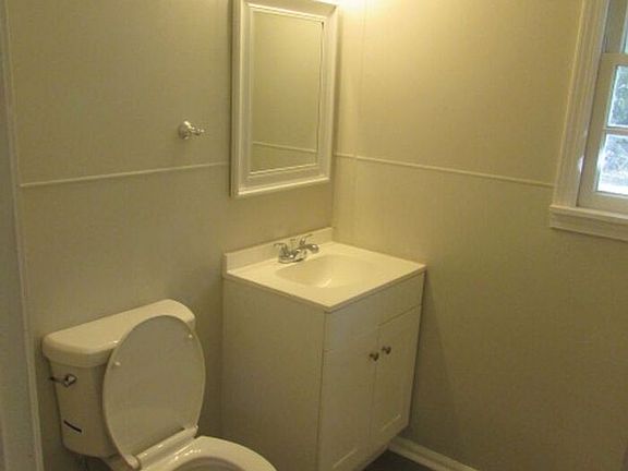 5th image of 410 Dingle St