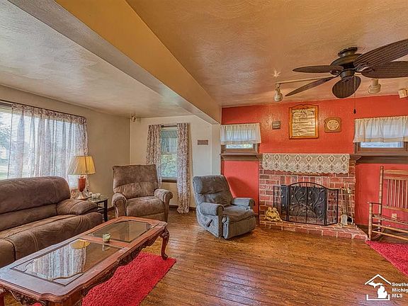 2nd image of 3011 1st St