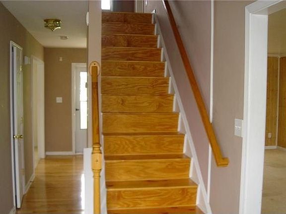 5th image of 2228 Ballingarry Dr