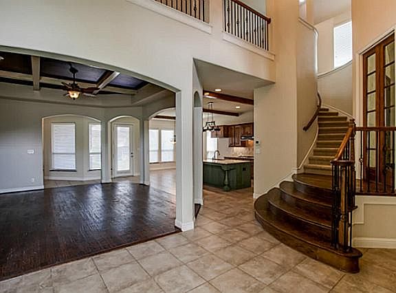5th image of 7746 Oakcrest Dr