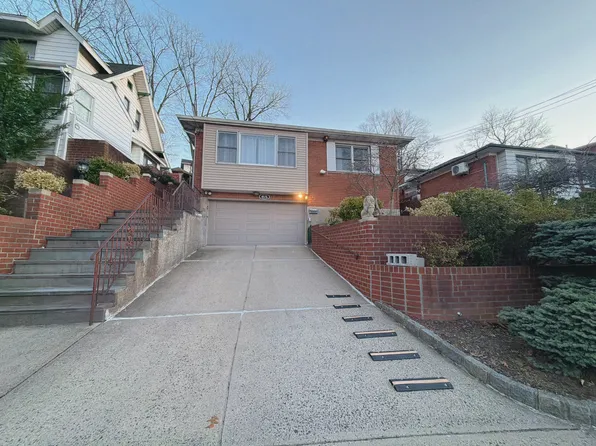 4576 Browvale Ln, Little Neck, NY 11362