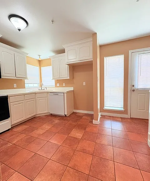 507 S Bonner Ave #D — Photo 3