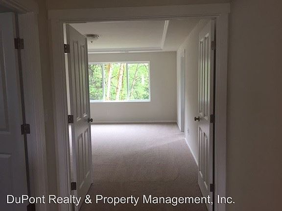 5th image of 2419 Burlwood St NE