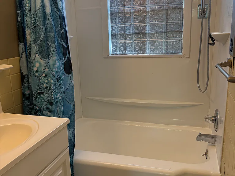 671 Independence Ave N #1 — Photo 8