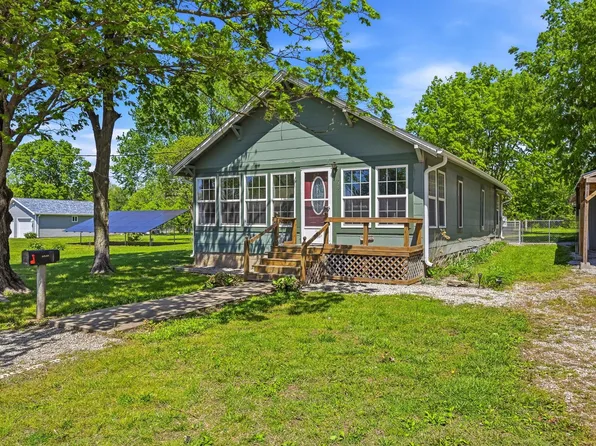 335 E Cofield Street, Aurora, MO 65605