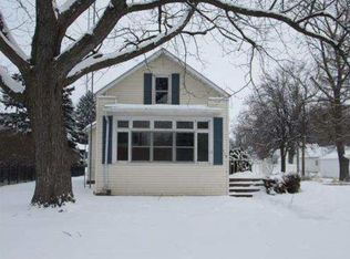 115 N Pine St, Wenona, IL 61377